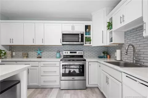 Kitchen - 6057 SE Riverboat Dr, Stuart, FL 34997 photo 3 of 6
