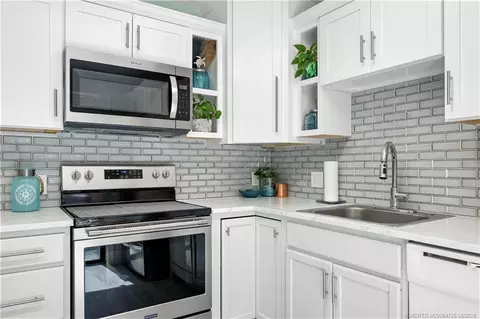 Kitchen - 6057 SE Riverboat Dr, Stuart, FL 34997 photo 4 of 6