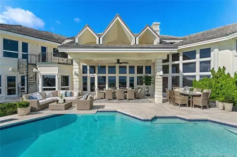 Exterior - 3066 SE Dune Dr, Stuart, FL 34996 photo 3 of 10
