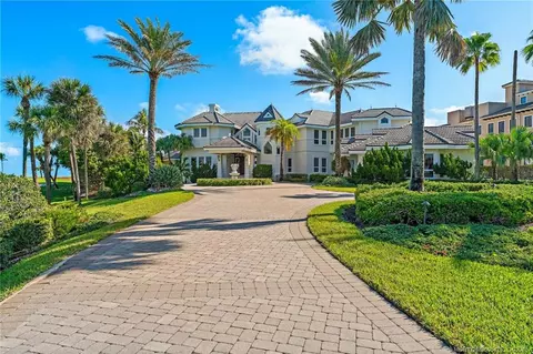 Exterior - 3066 SE Dune Dr, Stuart, FL 34996 photo 2 of 10