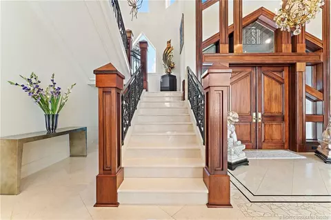 Entry Way - 3066 SE Dune Dr, Stuart, FL 34996 photo 3 of 6