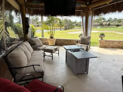 418 NW Chipshot Ln, Port St Lucie, FL 34986
