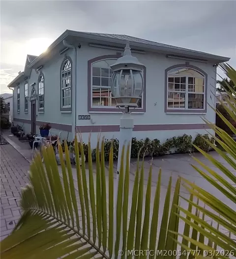 1352 Nettles Blvd, Jensen Beach, FL 34957