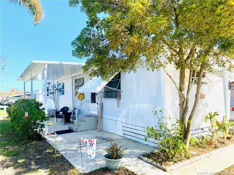 608 Garden View Way NE, Jensen Beach, FL 34957