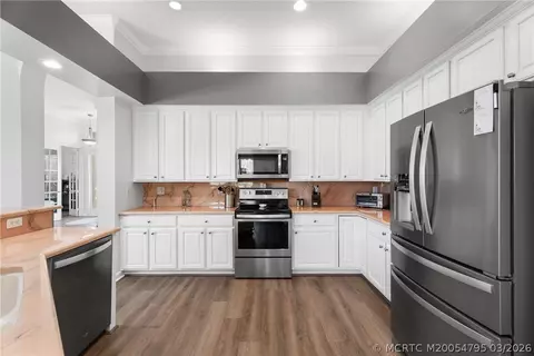 Kitchen - 758 SW Blue Stem Way, Stuart, FL 34997 photo 2 of 3