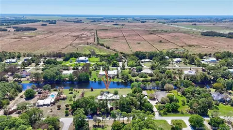 11266 SW Meadowlark Cir, Stuart, FL 34997