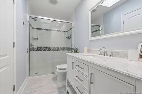 Bath - 5657 SE Foxcross Pl, Stuart, FL 34997 photo 5 of 6