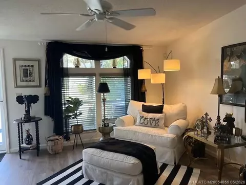 2555 Pga Blvd #157, Palm Beach Gardens, FL 33410