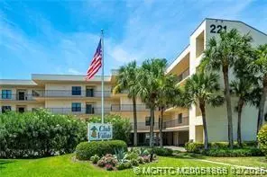 221 NE Plantation Rd #415, Stuart, FL 34996