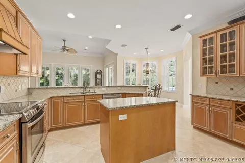 Kitchen - 4 Castle Hill Way, Stuart, FL 34996 photo 2 of 2