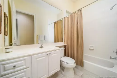 Bath - 1477 SW Eagleglen Pl, Stuart, FL 34997 photo 6 of 6