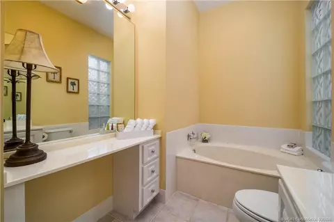 Bath - 1477 SW Eagleglen Pl, Stuart, FL 34997 photo 2 of 6