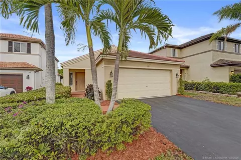 4365 Pine Ridge Ct, Weston, FL 33331