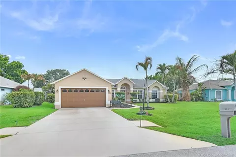 526 NE Vanda Terrado, Jensen Beach, FL 34957