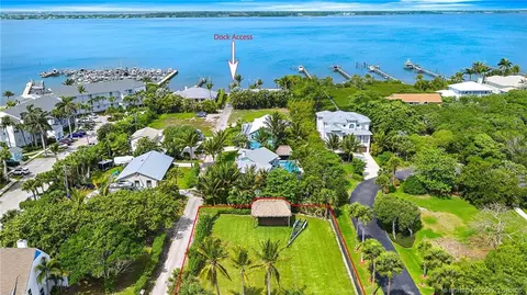 5237 NE Shore Village Ter, Stuart, FL 34996