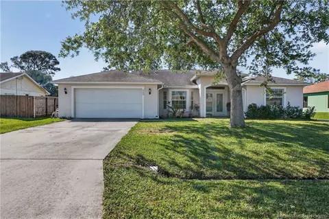 532 SE Ron Rico Ter, Port Saint Lucie, FL 34983