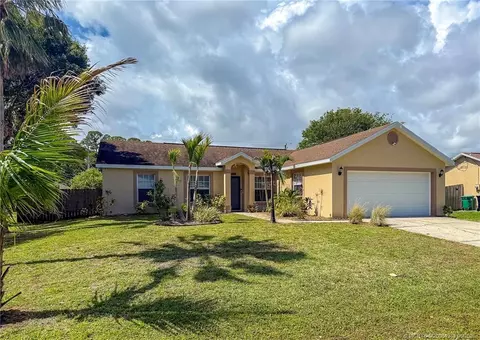 2274 SE Longhorn Ave, Port Saint Lucie, FL 34952