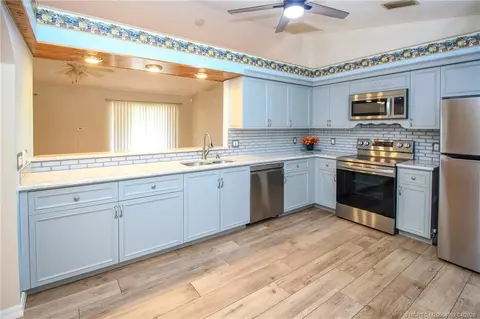 2274 SE Longhorn Ave, Port Saint Lucie, FL 34952
