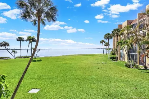 3472 NE Causeway Blvd #3-204, Jensen Beach, FL 34957