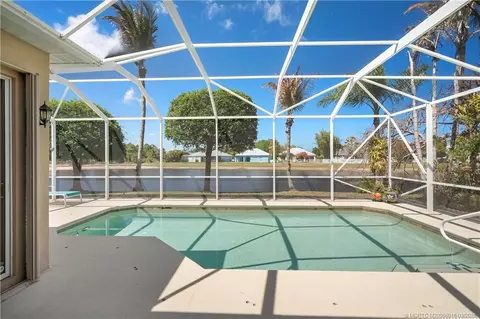 507 NW Sunflower Pl, Jensen Beach, FL 34957