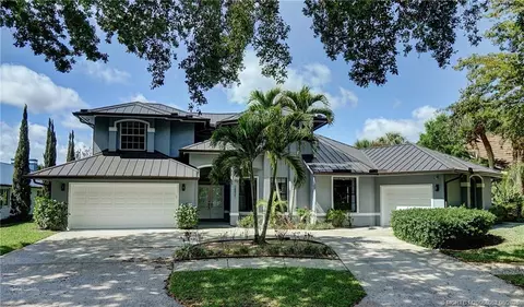 18421 Lake Bend Dr, Jupiter, FL 33458