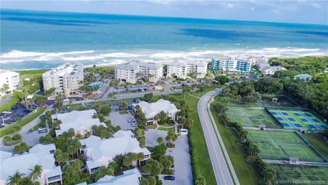 View/Area - 245 NE Macarthur Blvd #12, Stuart, FL 34996 photo 2 of 8