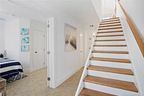 Entry Way - 245 NE Macarthur Blvd #12, Stuart, FL 34996 photo 1 of 2