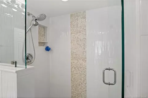 Bath - 245 NE Macarthur Blvd #12, Stuart, FL 34996 photo 4 of 5
