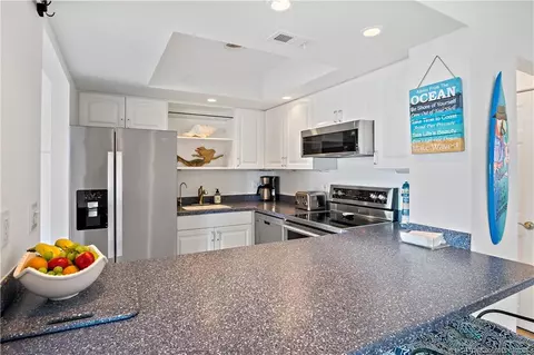Kitchen - 245 NE Macarthur Blvd #12, Stuart, FL 34996 photo 5 of 5