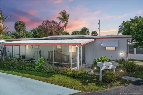 4736 NE Blue Heron Ln, Jensen Beach, FL 34957