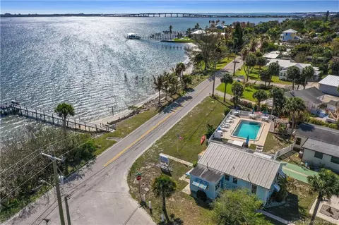 4736 NE Blue Heron Ln, Jensen Beach, FL 34957