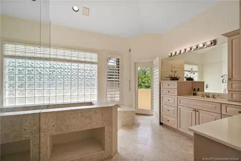 Bath - 68 S Sewalls Point Rd, Stuart, FL 34996 photo 1 of 1