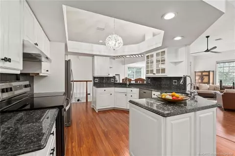 Kitchen - 6 Castle Hill Way, Stuart, FL 34996 photo 2 of 4