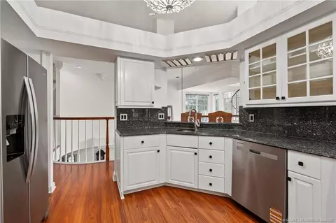 Kitchen - 6 Castle Hill Way, Stuart, FL 34996 photo 3 of 4
