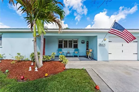 3389 NE Linda Dr, Jensen Beach, FL 34957