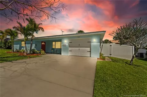 3389 NE Linda Dr, Jensen Beach, FL 34957