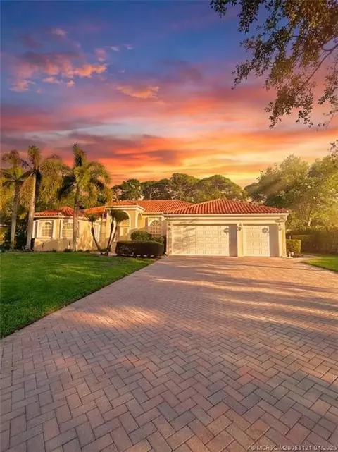 8824 SE Oak Grove Ter, Hobe Sound, FL 33455