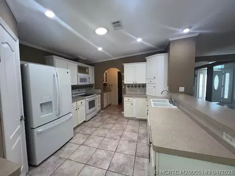 6299 Birch Ln, Lantana, FL 33462
