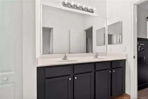 Bath - 9456 SW Merlin Ct, Stuart, FL 34997 photo 3 of 3