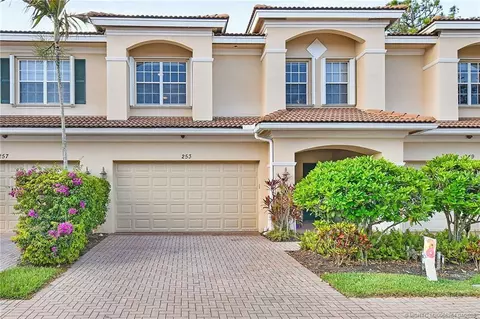 253 SW Otter Run Pl, Stuart, FL 34997