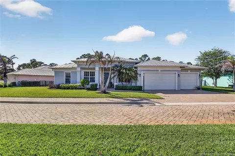 263 SW Cocoloba Way, Stuart, FL 34997