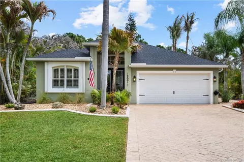 2551 NW Windemere Dr, Jensen Beach, FL 34957