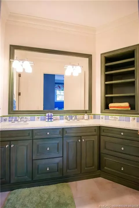 Bath - 3517 SE Doubleton Dr, Stuart, FL 34997 photo 9 of 10