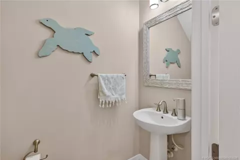 Bath - 587 SW Glen Crest Way, Stuart, FL 34997 photo 1 of 4