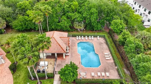 View/Area - 587 SW Glen Crest Way, Stuart, FL 34997 photo 8 of 11