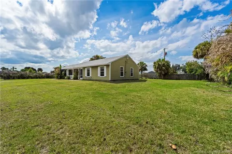 Exterior - 6285 SE Highland Ave, Stuart, FL 34997 photo 1 of 4