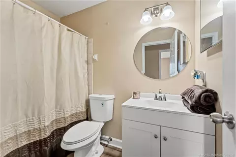 Bath - 6285 SE Highland Ave, Stuart, FL 34997 photo 3 of 3