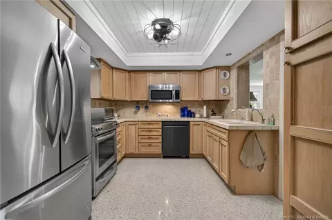 Kitchen - 4844 SE Pilot Way, Stuart, FL 34997 photo 2 of 4