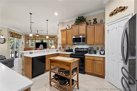Kitchen - 917 SW Blue Stem Way, Stuart, FL 34997 photo 4 of 4
