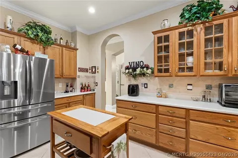 Kitchen - 917 SW Blue Stem Way, Stuart, FL 34997 photo 3 of 4